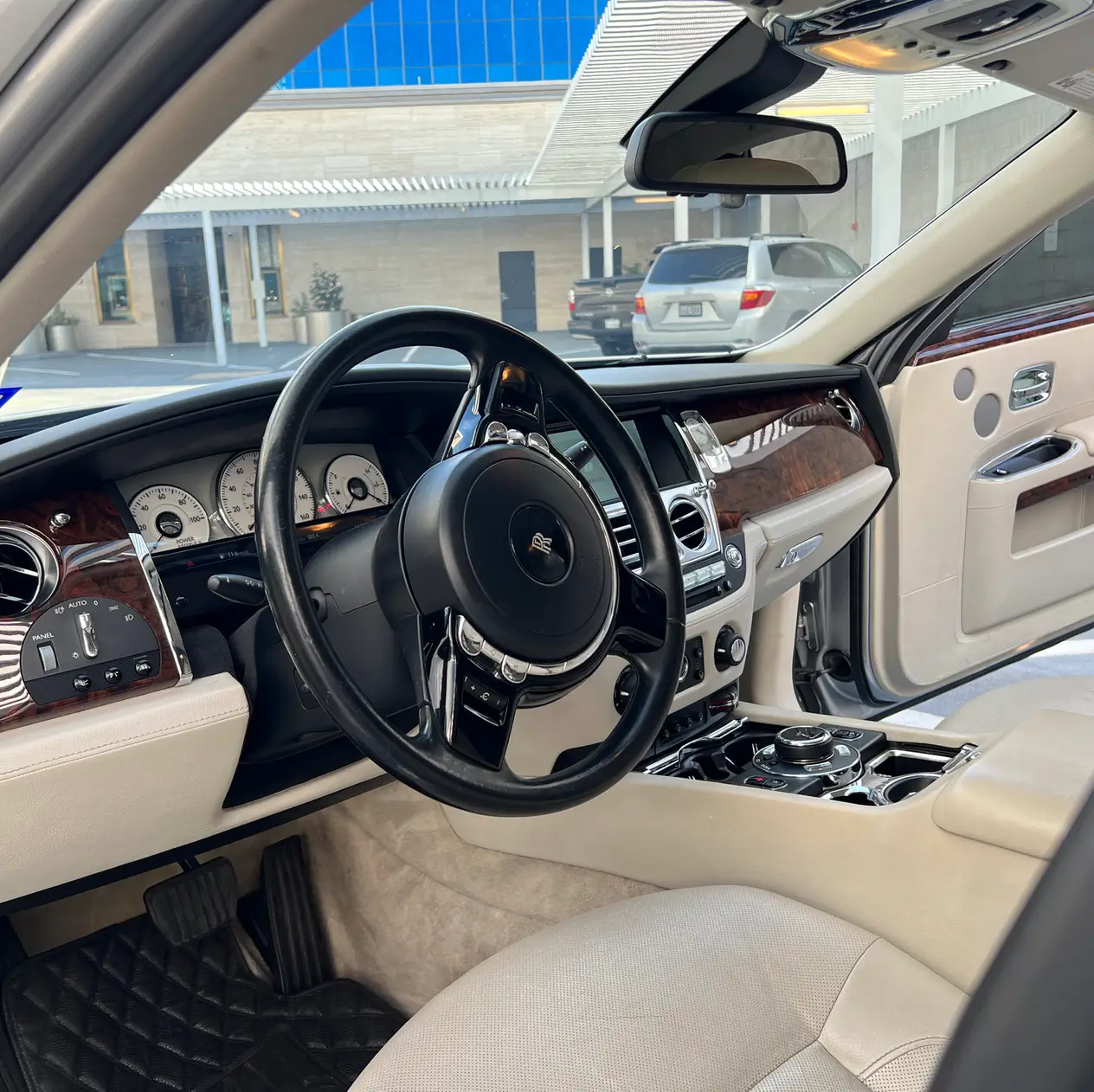 Rolls Royce Ghost staring