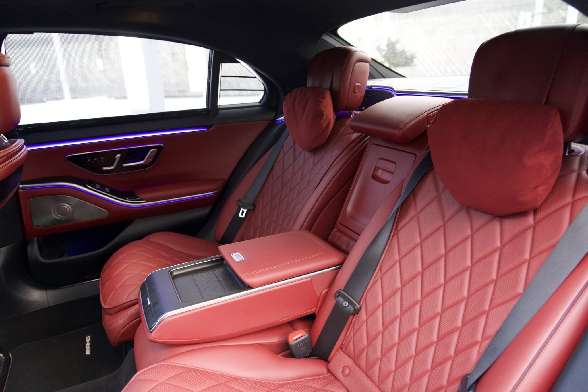 Rear seats of the Mercedes-Benz S580 rental in Houston, designed for corporate professionals with spacious and premium comfort.