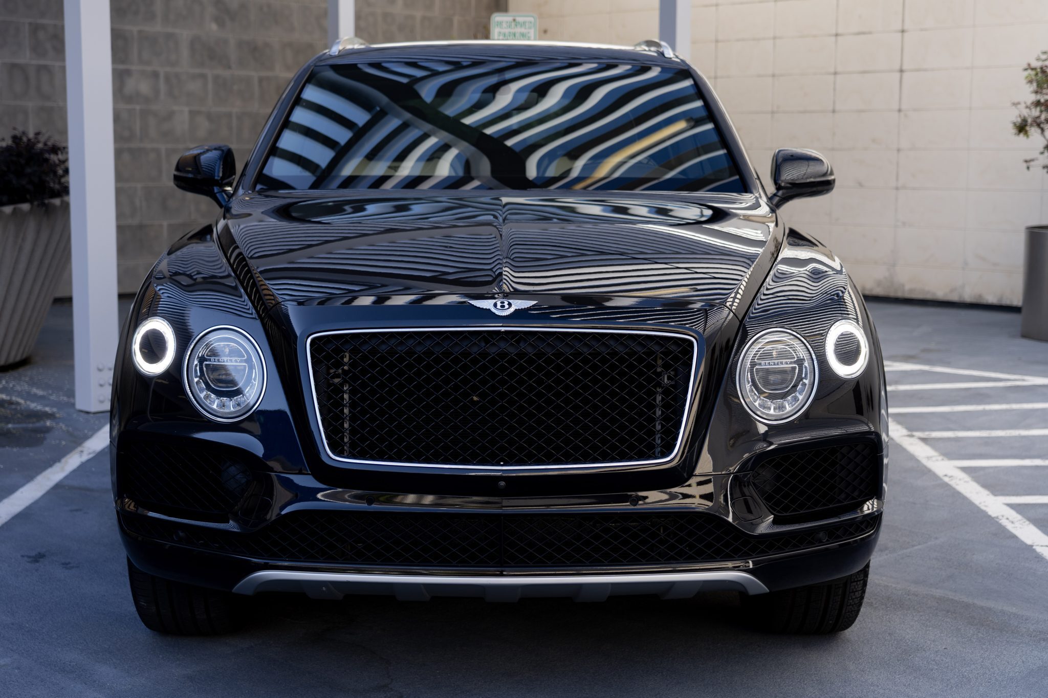 Black Bentley Bentayga rental in Houston – Exotic SUV with premium features.