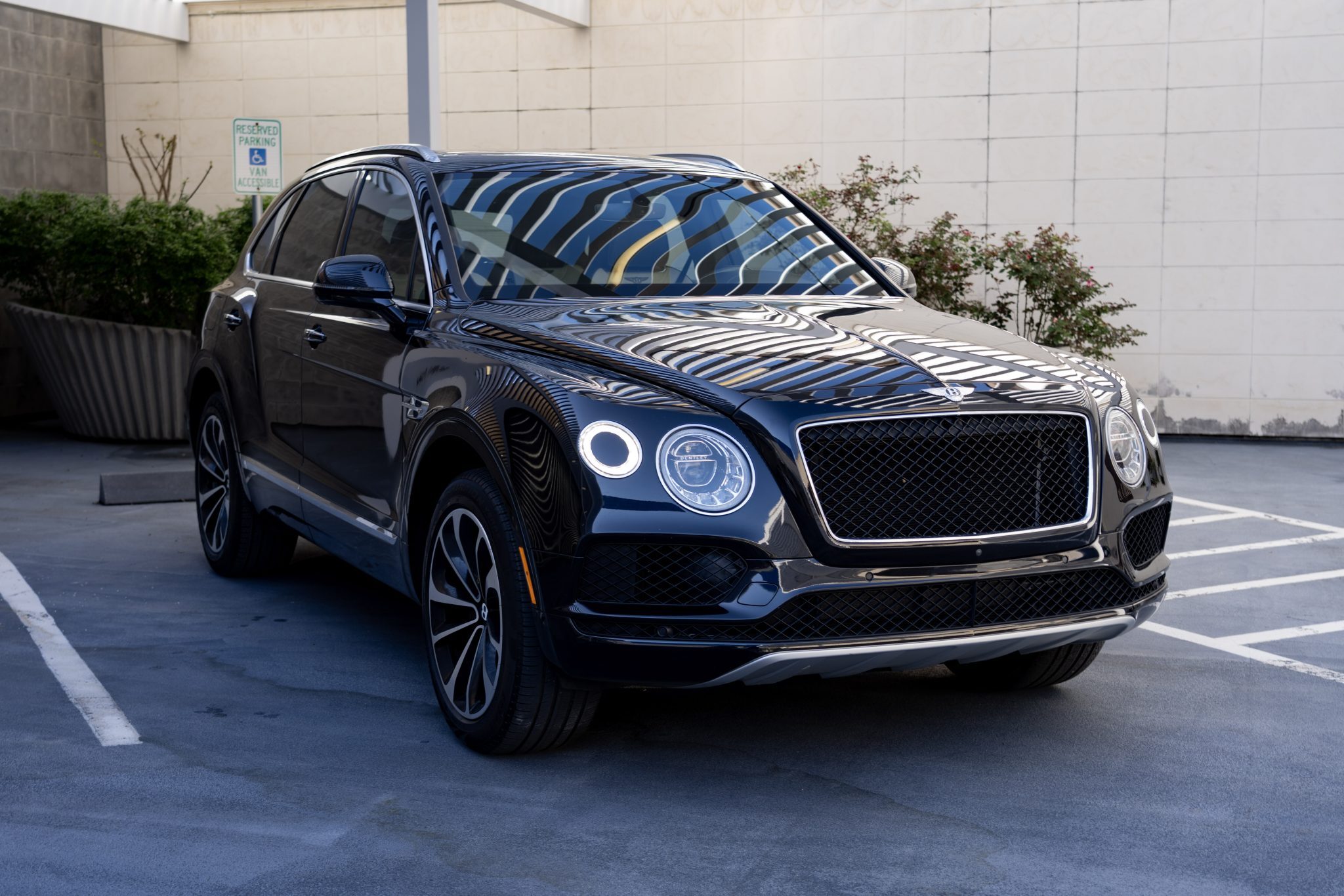 Bentley Bentayga rental in Houston – Luxury SUV for VIPs and executives.