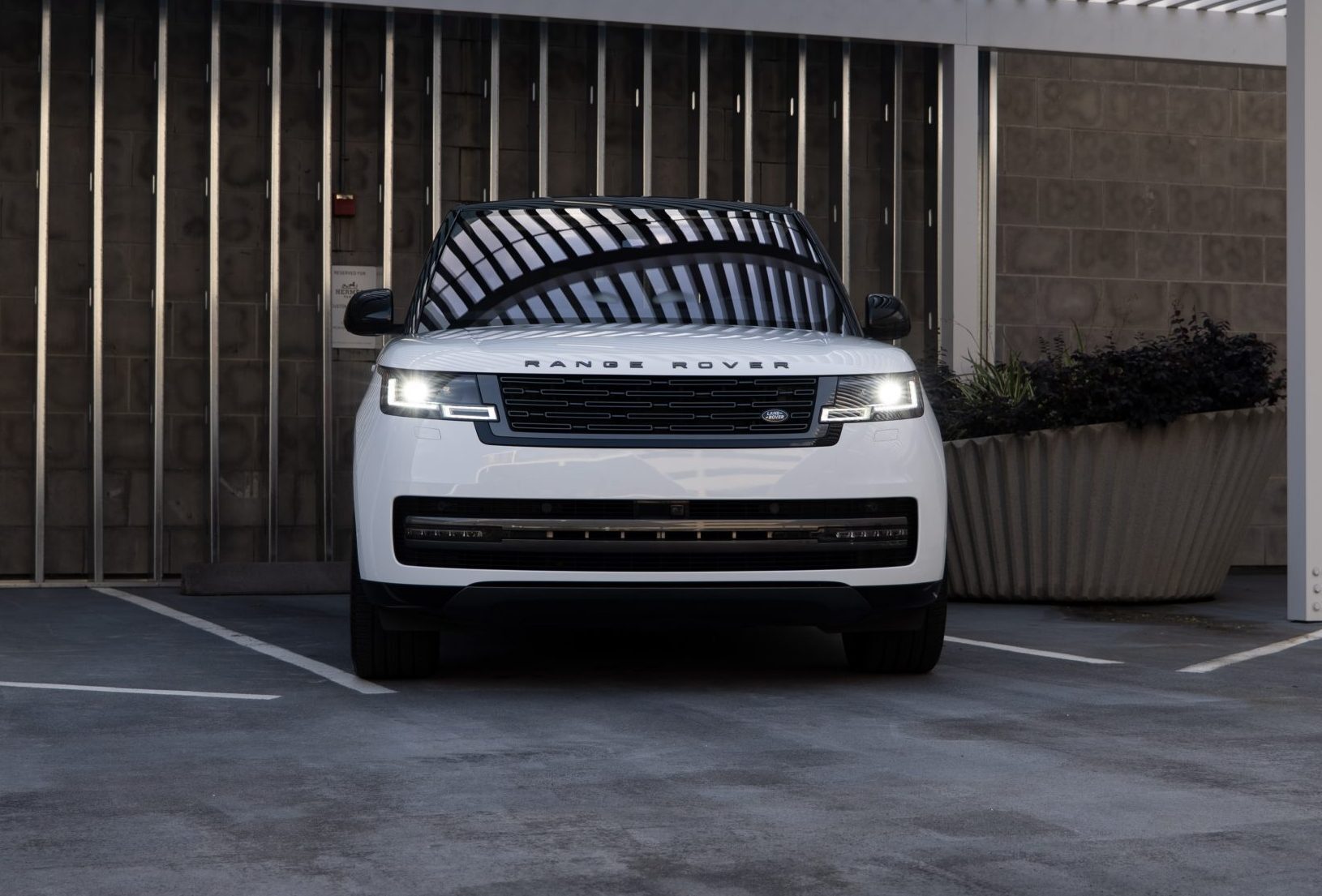 Front view of Range Rover rental Houston
